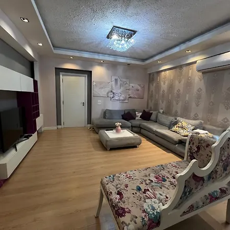 Cozy Grand Apartment Tirana