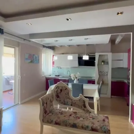 Apartment Cozy Grand Tirana